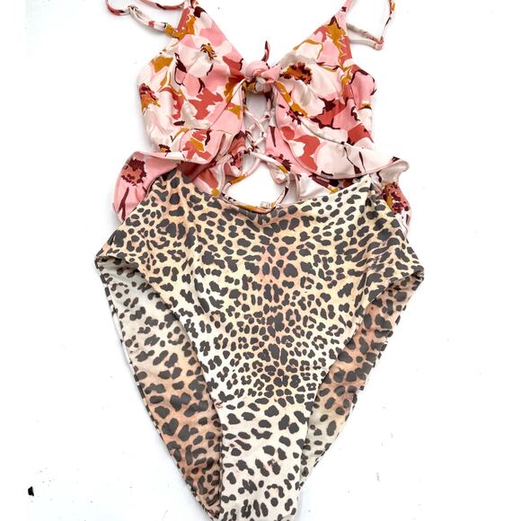 P2F Carly Floral & Leopard Cutout One Piece Swimsuit Size Medium - Picture 1 of 6